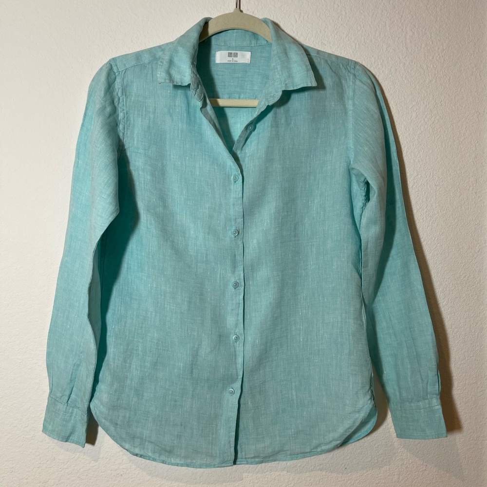 Uniqlo Linen Lightweight Button Up Shirt